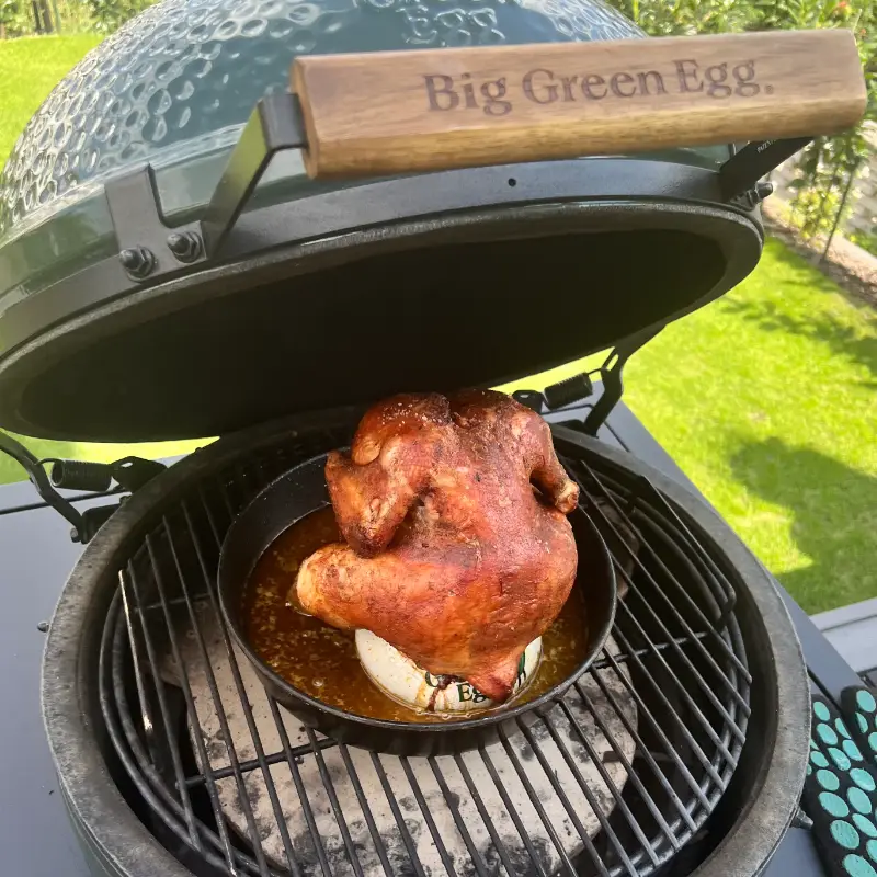 Keramický stojan na kuře, Big Green Egg